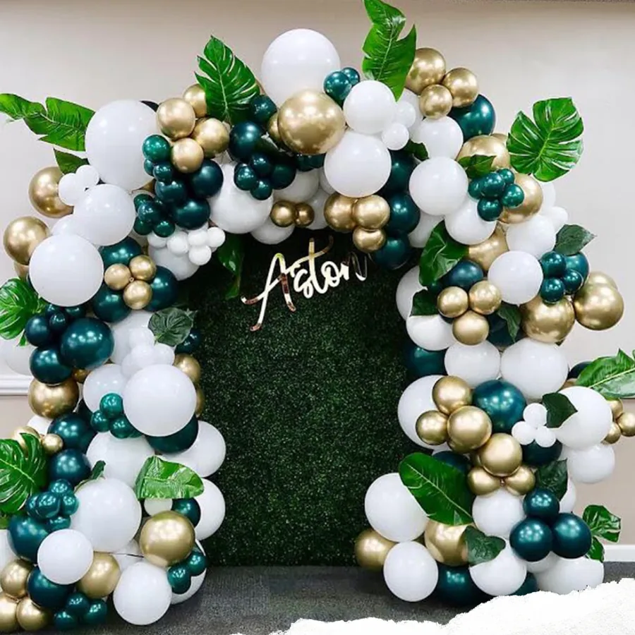 Arco de globos verde y dorado tropical